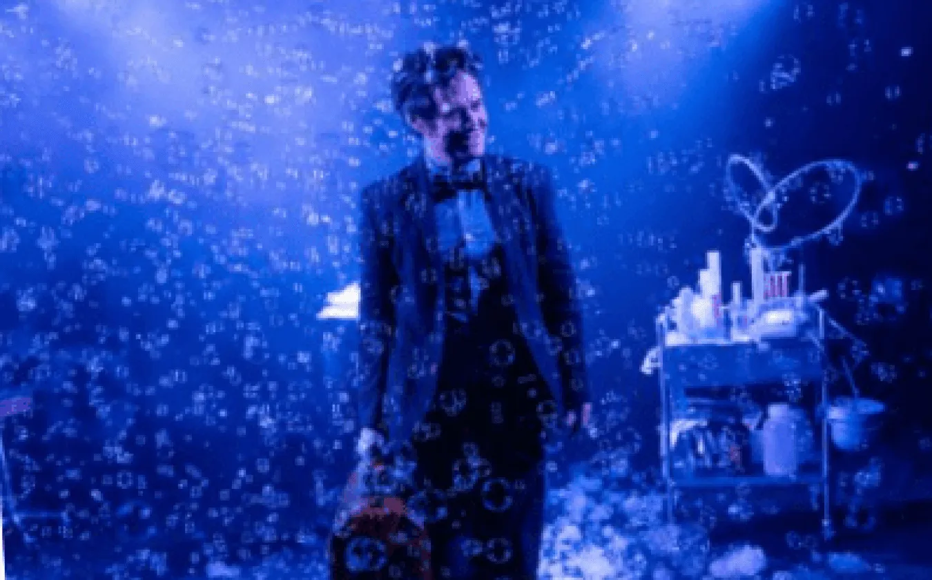 Kindertheater-ALCHEMY-THE-SCIENCE-OF-TURNING-BUBBLES-INTO-ART Kindertheater-ALCHEMY-THE-SCIENCE-OF-TURNING-BUBBLES-INTO-ART