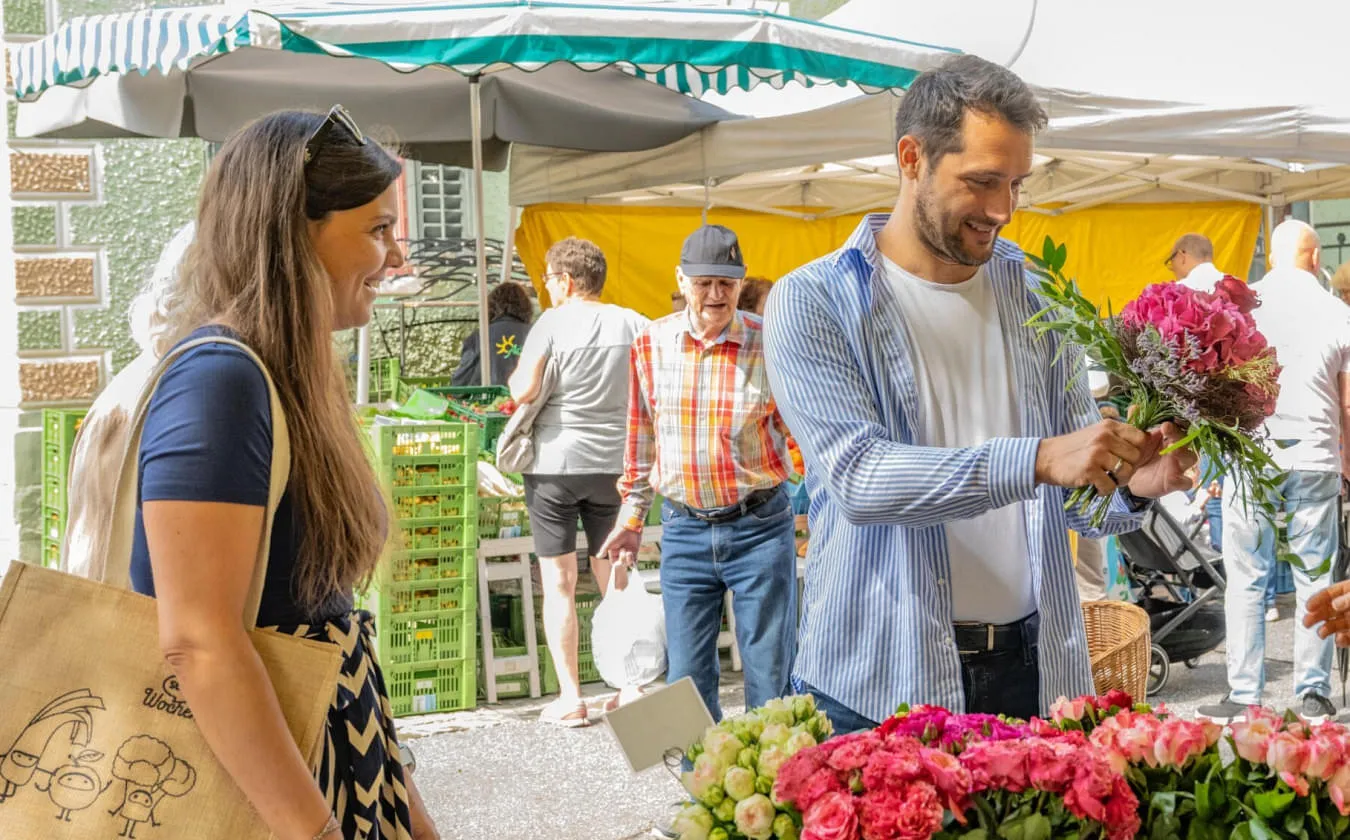 Wochenmarkt-und-Zeugnistag Wochenmarkt-und-Zeugnistag